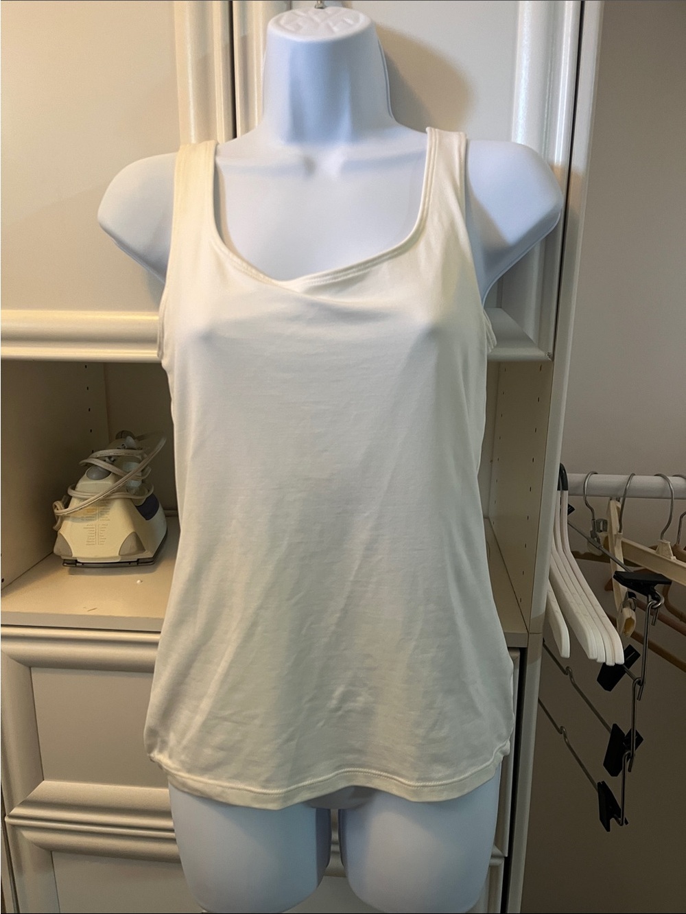 White House Black Market Cream/white Scoop Neck Tank Top